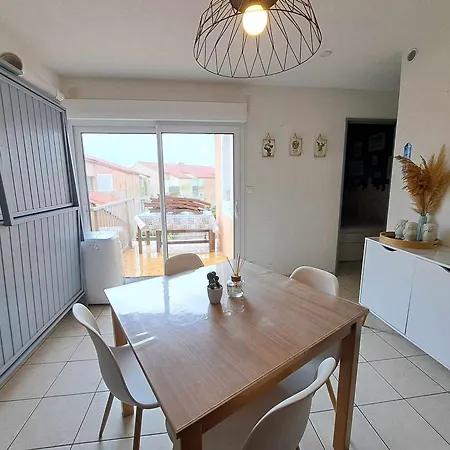 2 Pieces Avec Terrasse, Climatisation Et Acces Direct - Fr-1-326-822